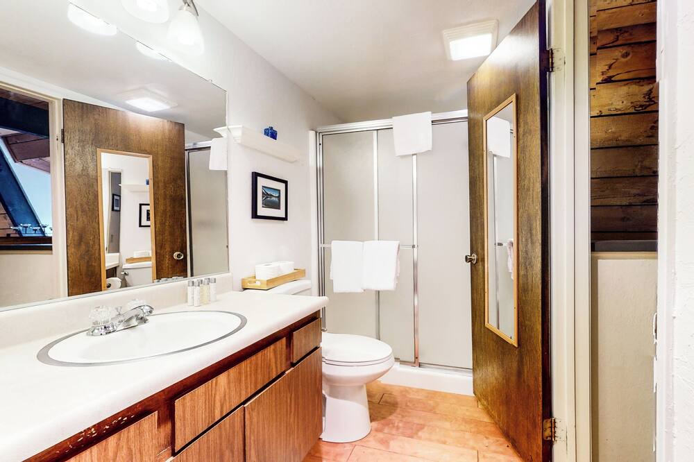 Photo of Bathroom in Majestic Pines
