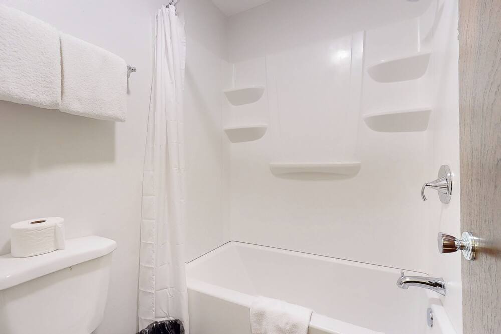 Photo of Bathroom in Majestic Pines
