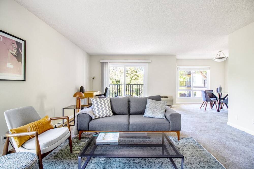 Photo of Livingroom in Palo Alto