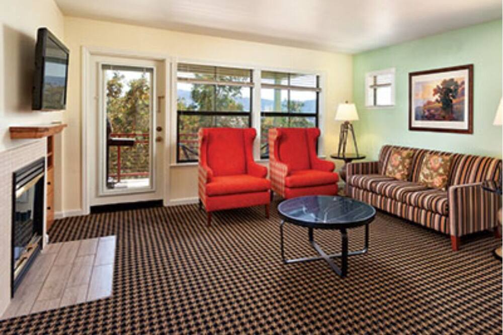 Photo of Livingroom in Angels Camp