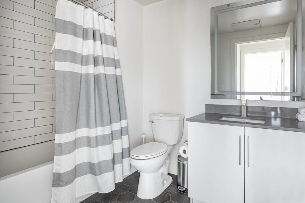 Photo of Bathroom in Downtown Oakland