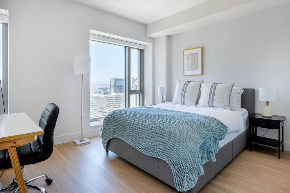 Photo of Bedroom in Downtown Oakland