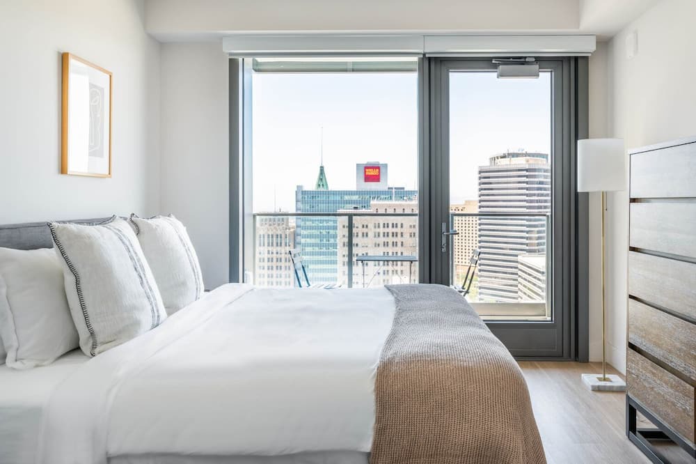 Photo of Bedroom in Downtown Oakland