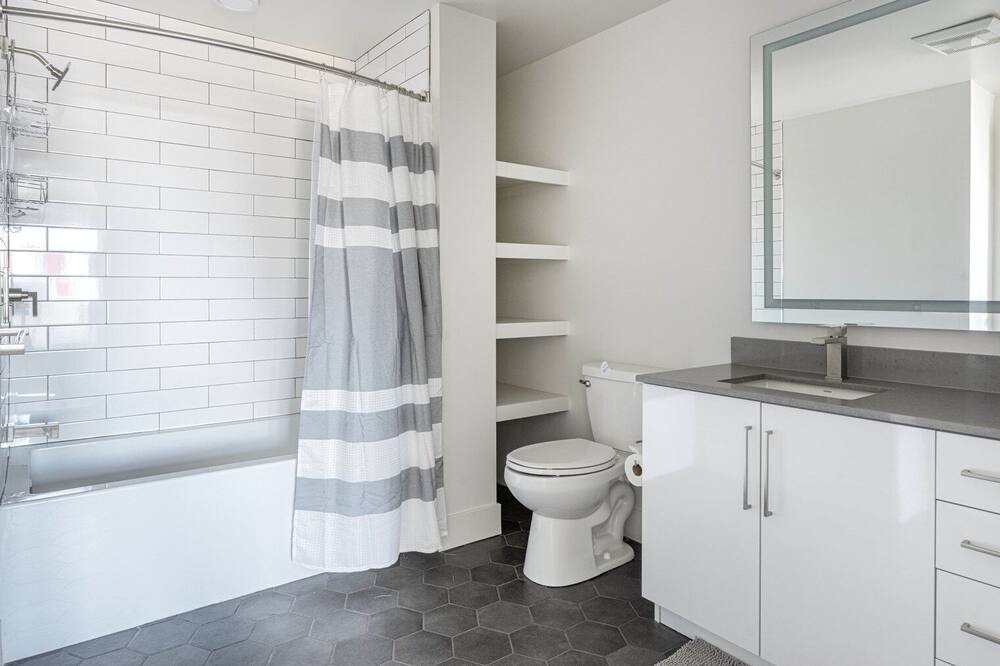 Photo of Bathroom in Downtown Oakland