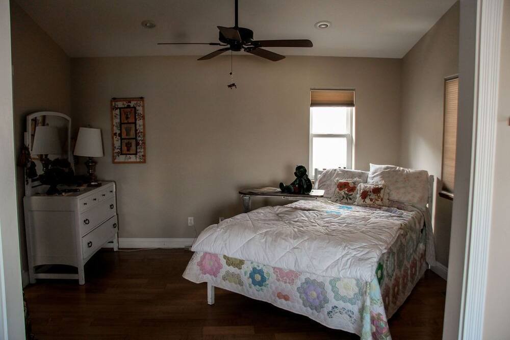 Photo of Bedroom in Lake Isabella