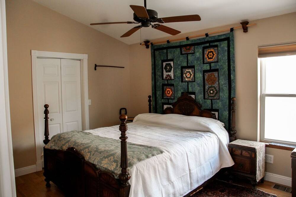 Photo of Bedroom in Lake Isabella