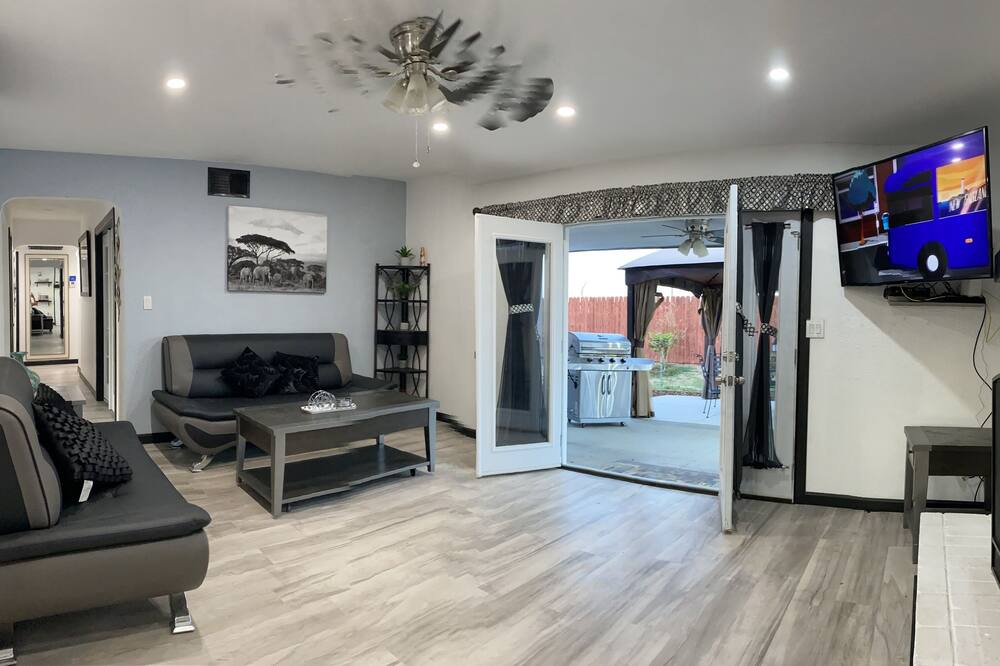 Photo of Livingroom in Atwater