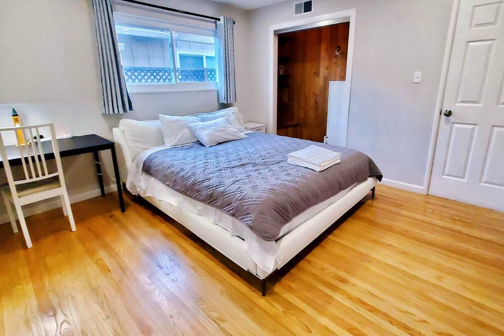 Photo of Bedroom in East San Mateo
