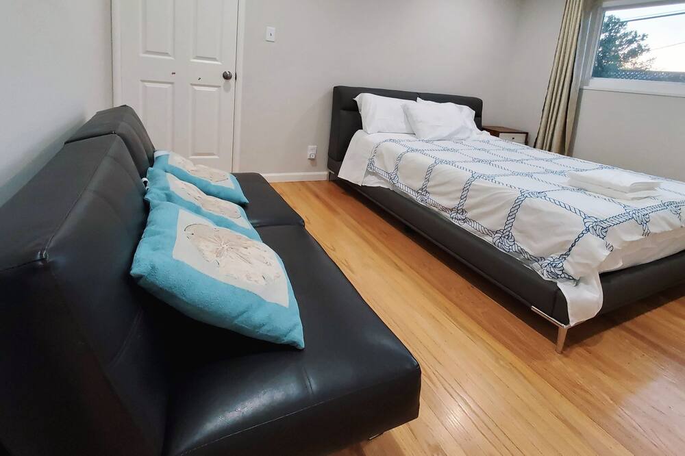 Photo of Bedroom in East San Mateo