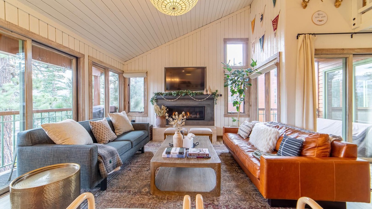 Photo of Livingroom in Mammoth Lakes