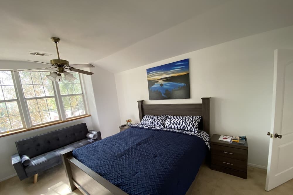 Photo of Bedroom in Bakersfield