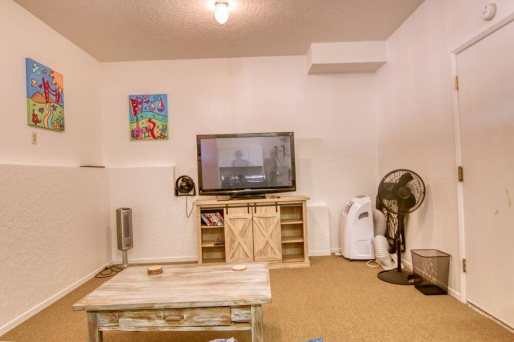 Photo of Bedroom in Groveland