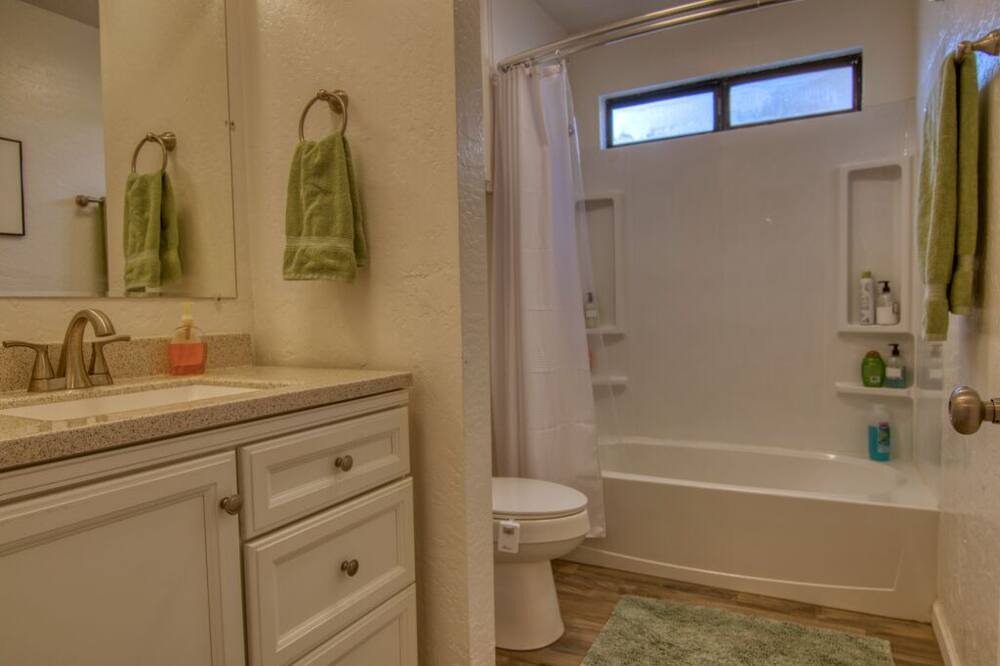 Photo of Bathroom in Groveland
