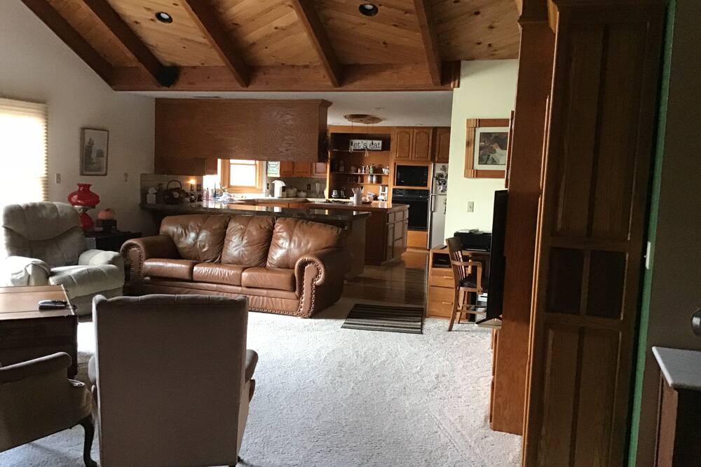 Photo of Livingroom in Knights Ferry