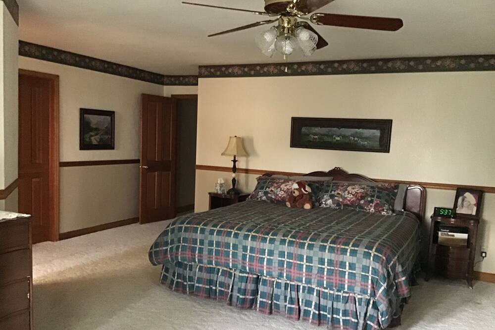 Photo of Bedroom in Knights Ferry