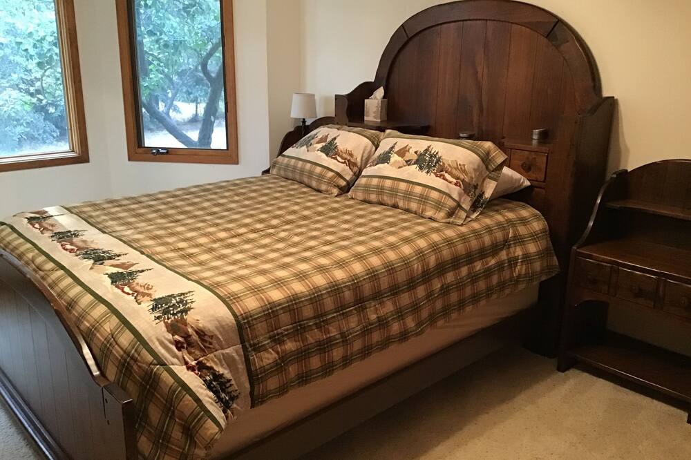 Photo of Bedroom in Knights Ferry