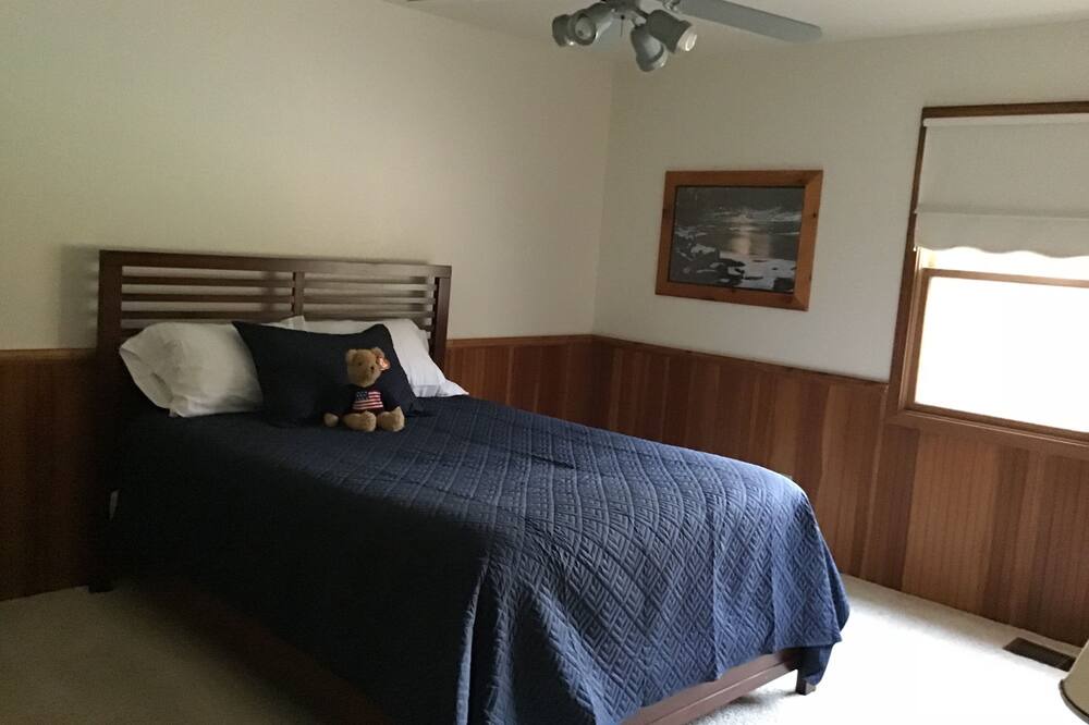 Photo of Bedroom in Knights Ferry