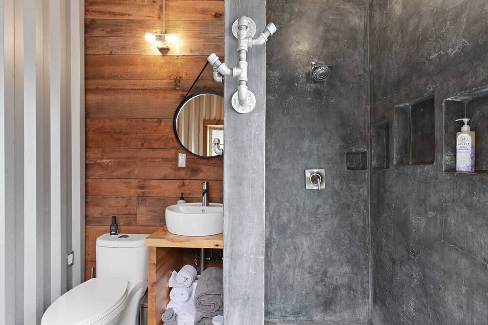 Photo of Bathroom in Park Hill