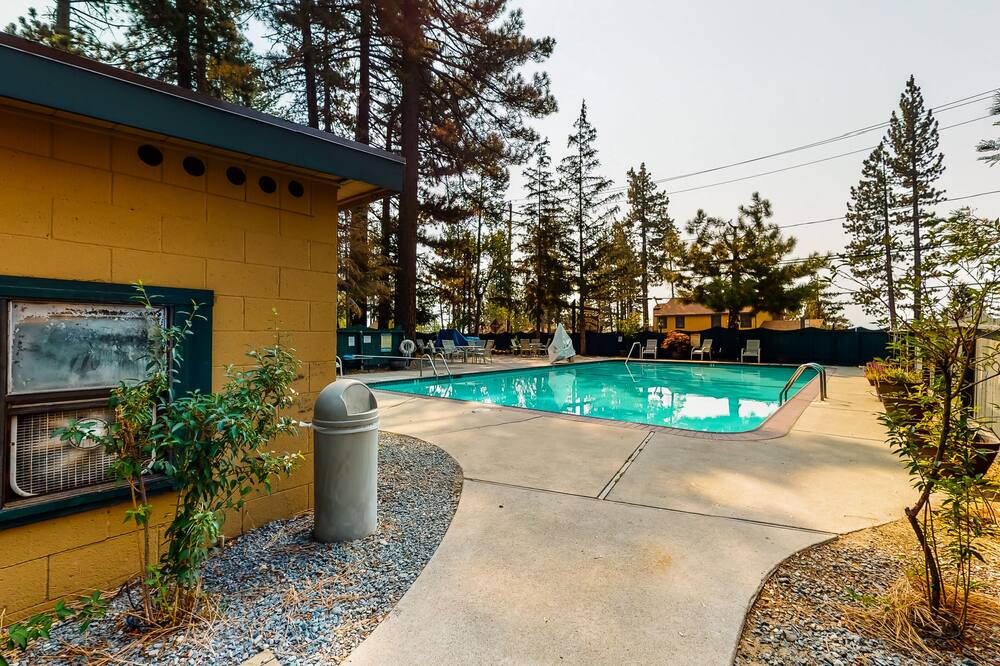 Photo of Others in Tahoe Vista