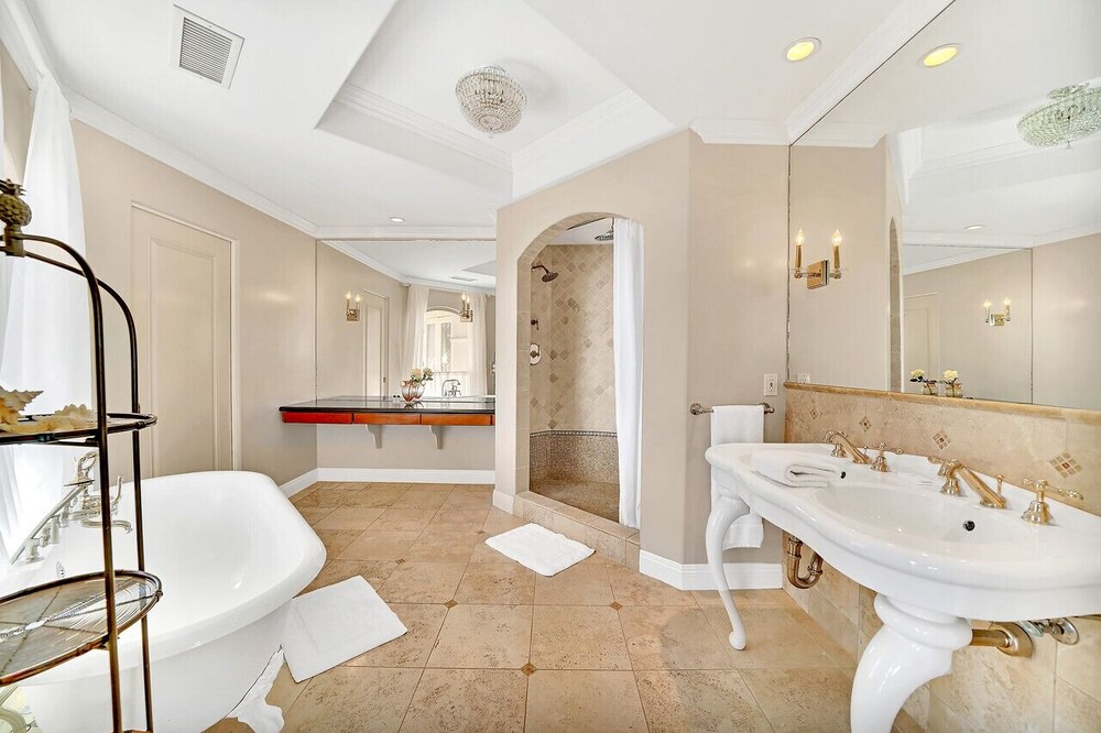 Photo of Bathroom in Diamond Crestview