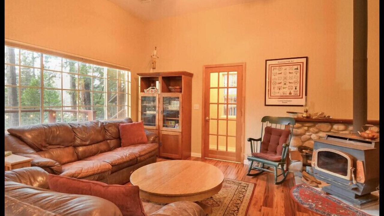 Photo of Livingroom in Twain Harte