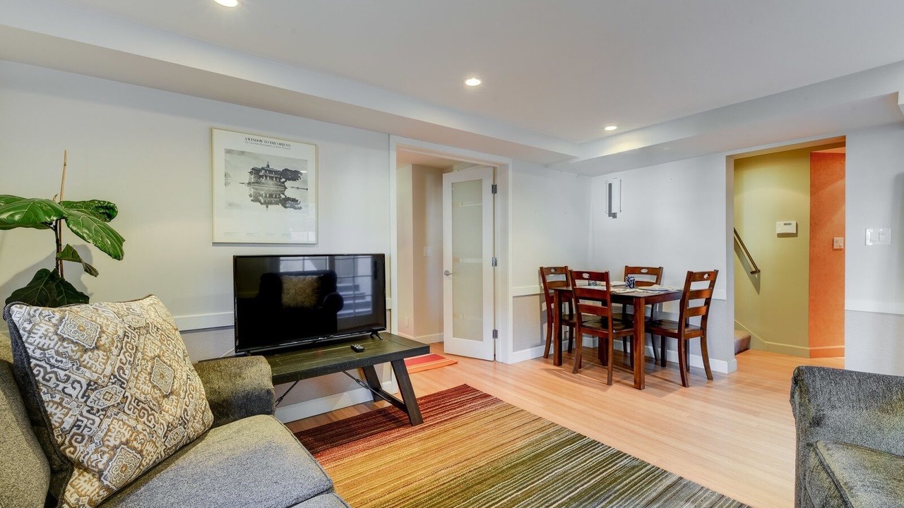 Photo of Bedroom in Glenview