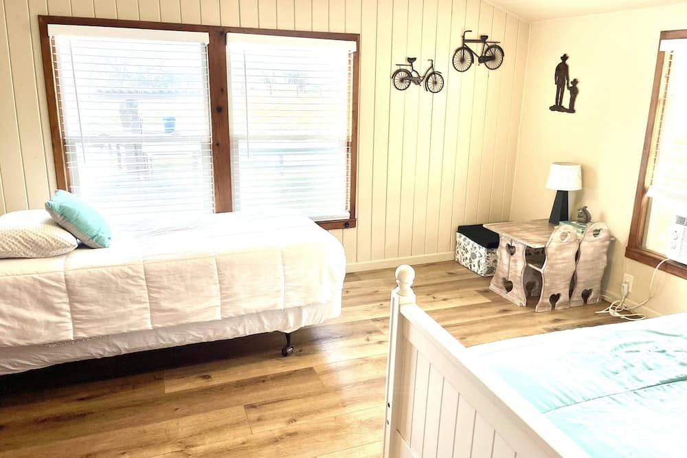 Photo of Bedroom in Dunlap