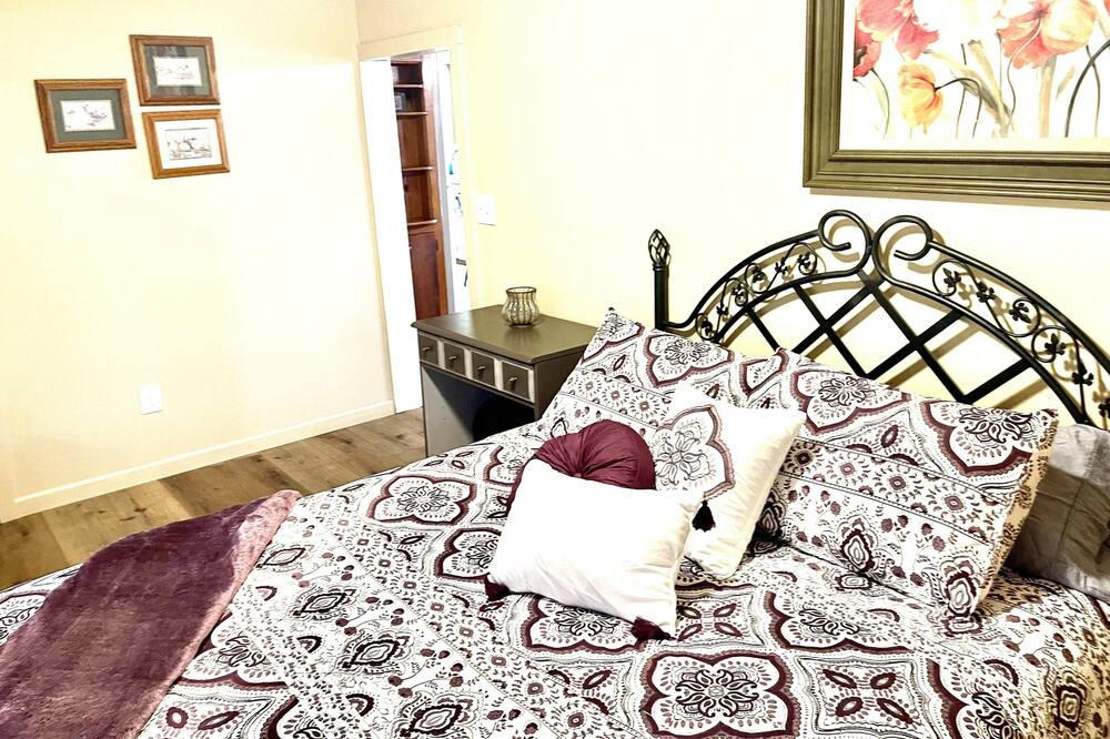 Photo of Bedroom in Dunlap