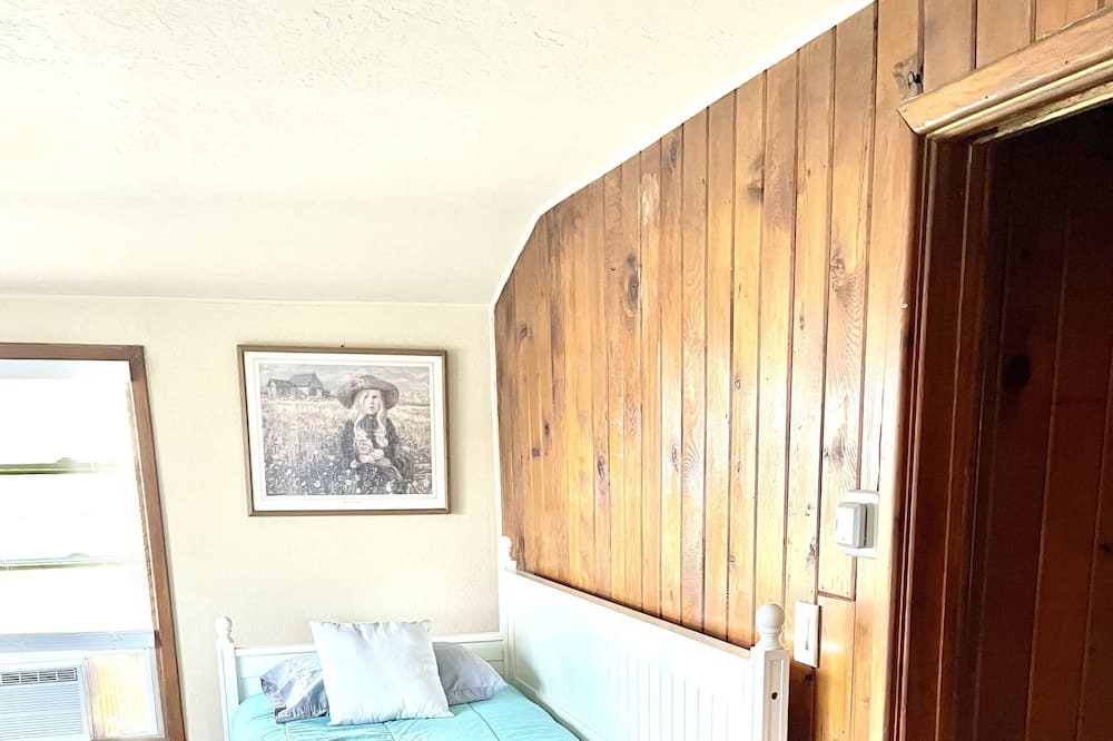 Photo of Bedroom in Dunlap