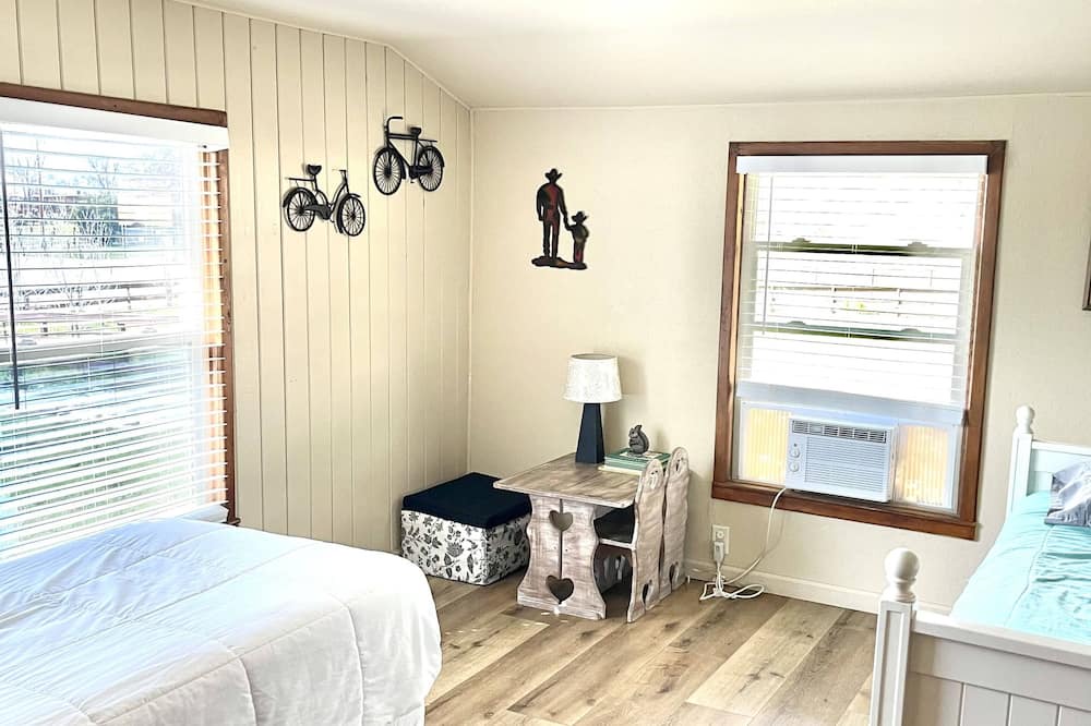 Photo of Bedroom in Dunlap