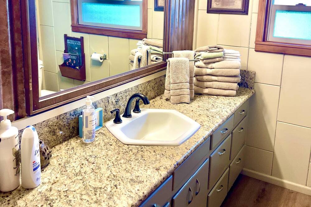Photo of Bathroom in Dunlap