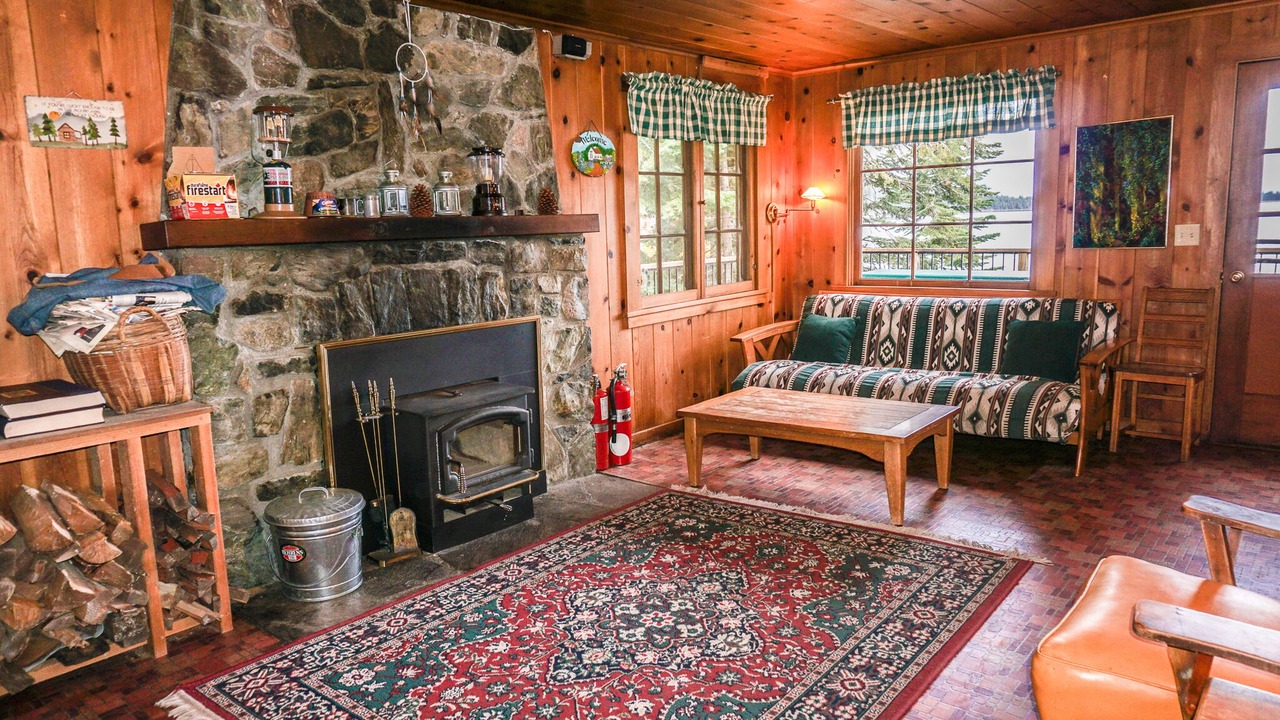 Photo of Livingroom in Fallen Leaf