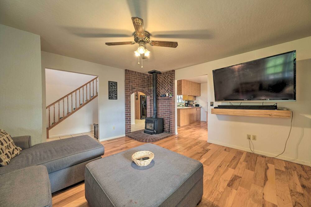 Photo of Livingroom in Tuolumne