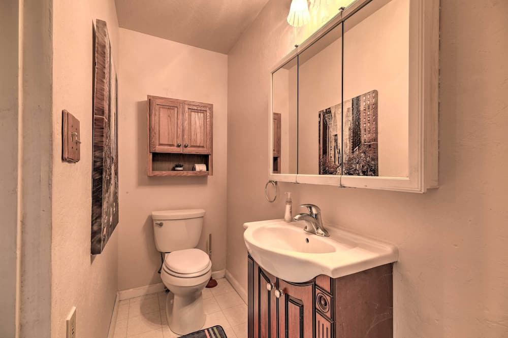 Photo of Bathroom in Tuolumne