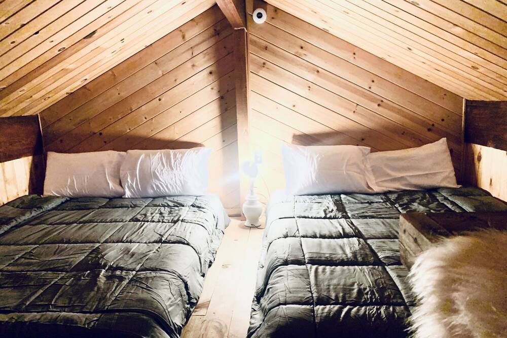 Photo of Bedroom in Springville