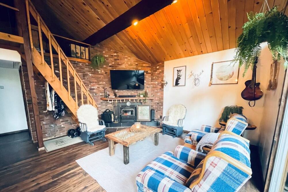 Photo of Livingroom in Springville