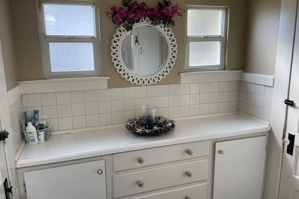 Photo of Kitchen in Hanford