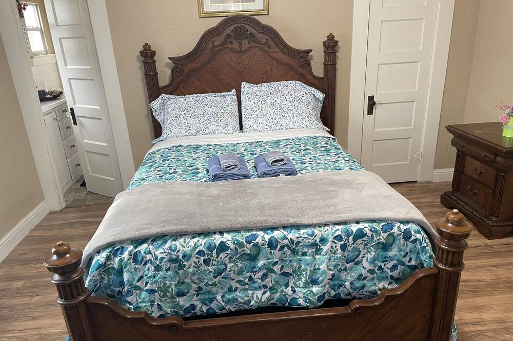 Photo of Bedroom in Hanford
