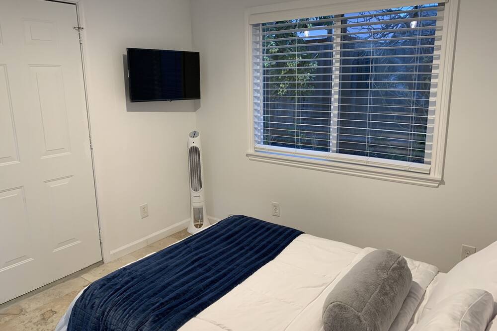 Photo of Bedroom in Castro Valley