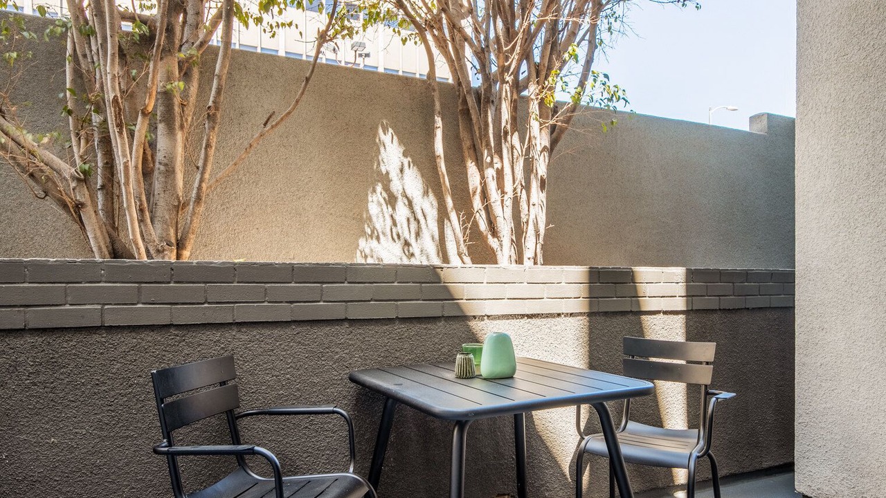 Photo of Outdoor in Sawtelle