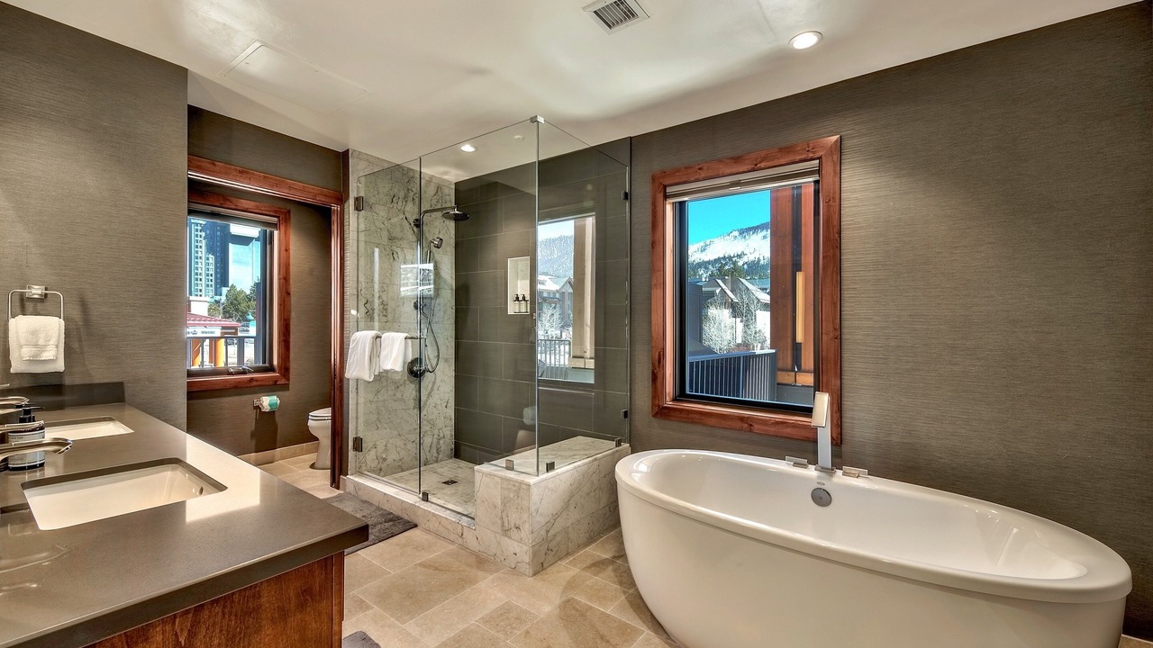 Photo of Bathroom in Lakeside Park