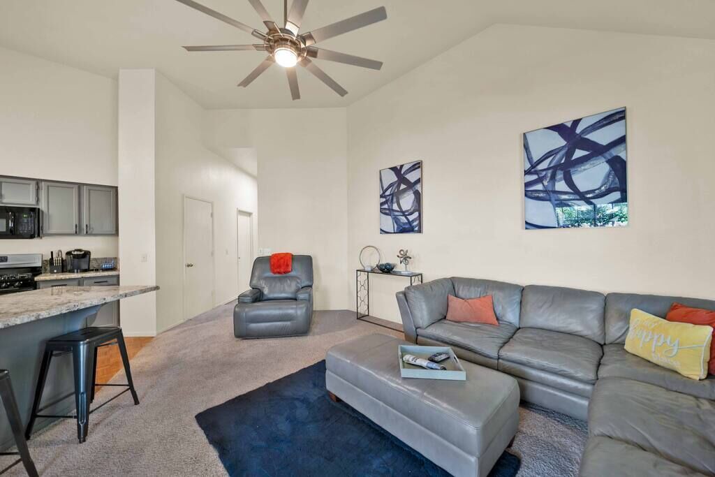 Photo of Livingroom in Redding