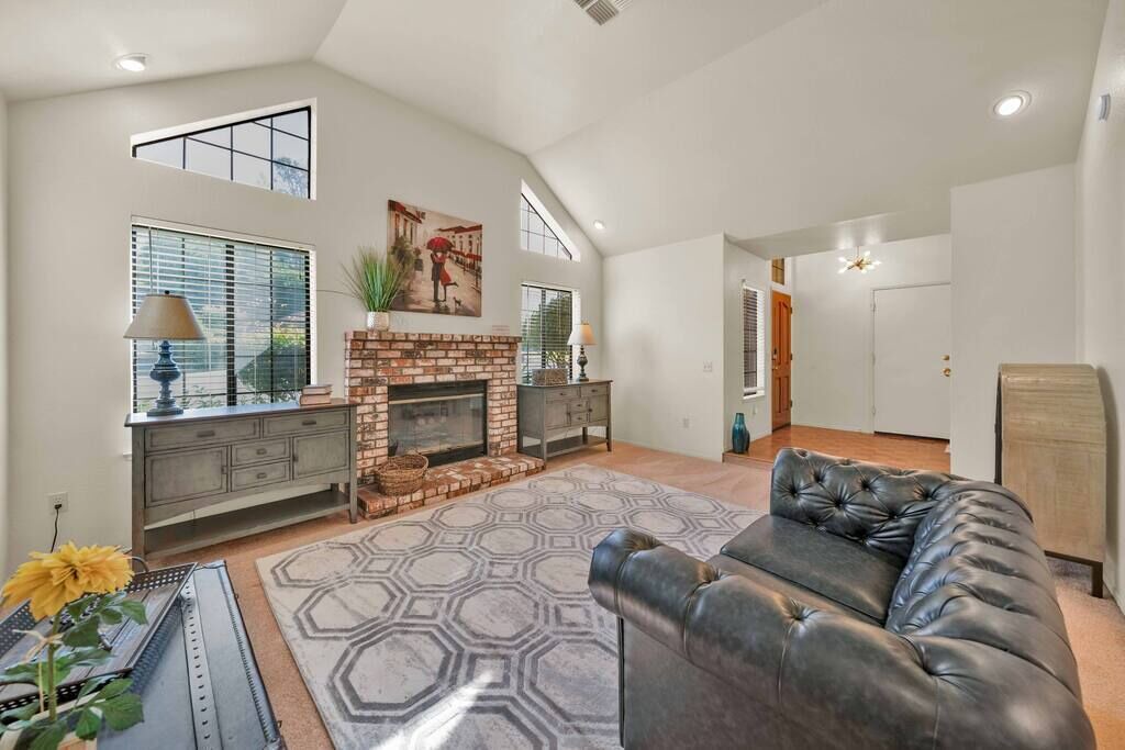 Photo of Livingroom in Redding
