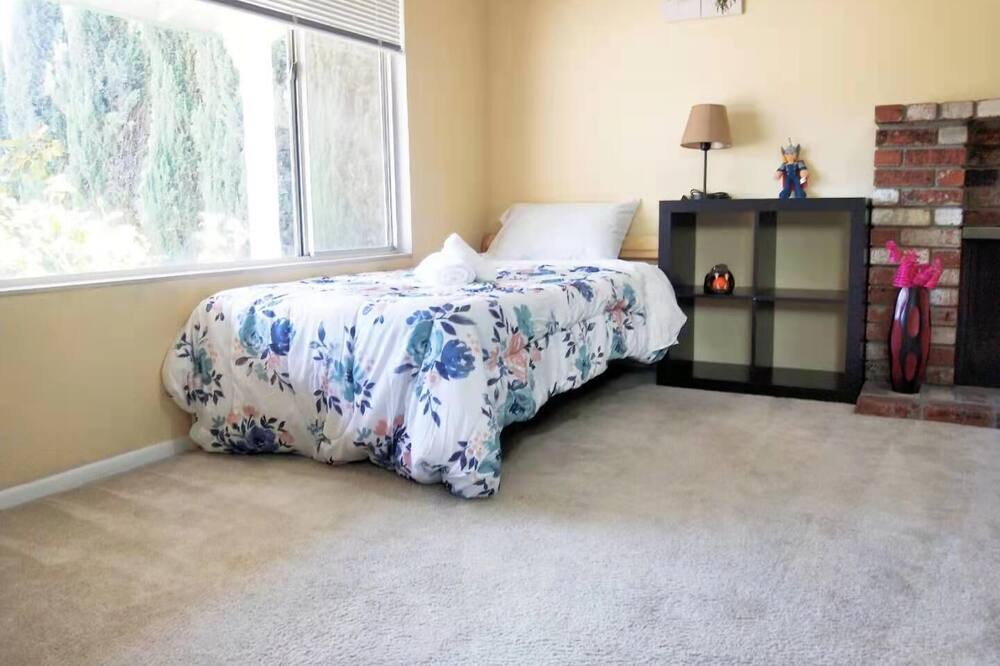 Photo of Bedroom in Union City