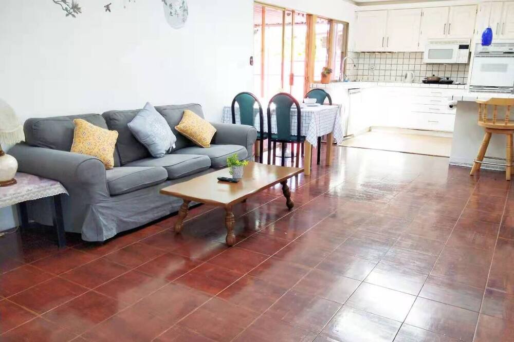 Photo of Livingroom in Union City