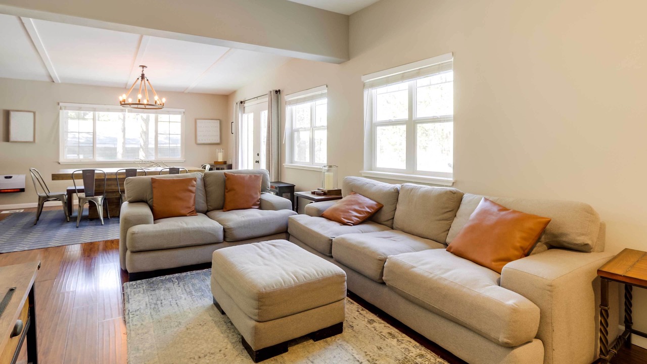 Photo of Livingroom in Country Club Estates