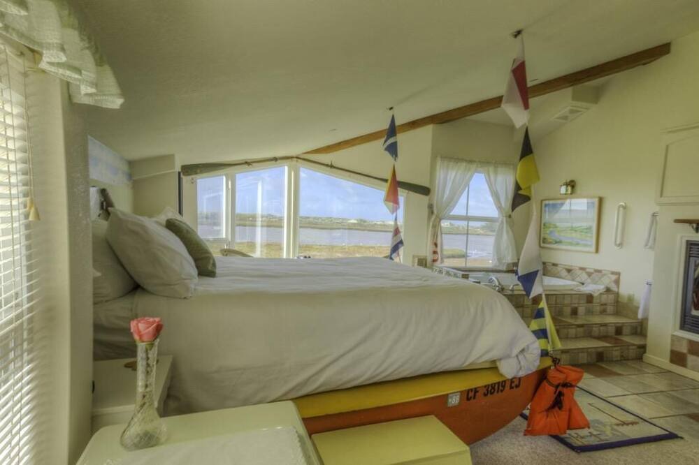 Photo of Bedroom in Moss Landing