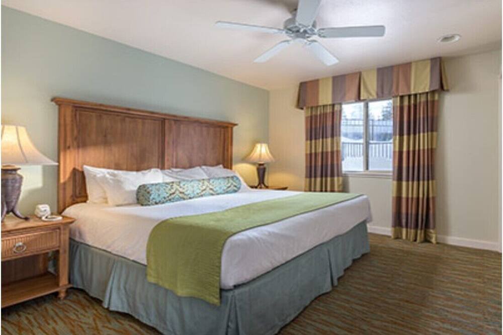 Photo of Bedroom in Round Hill Village