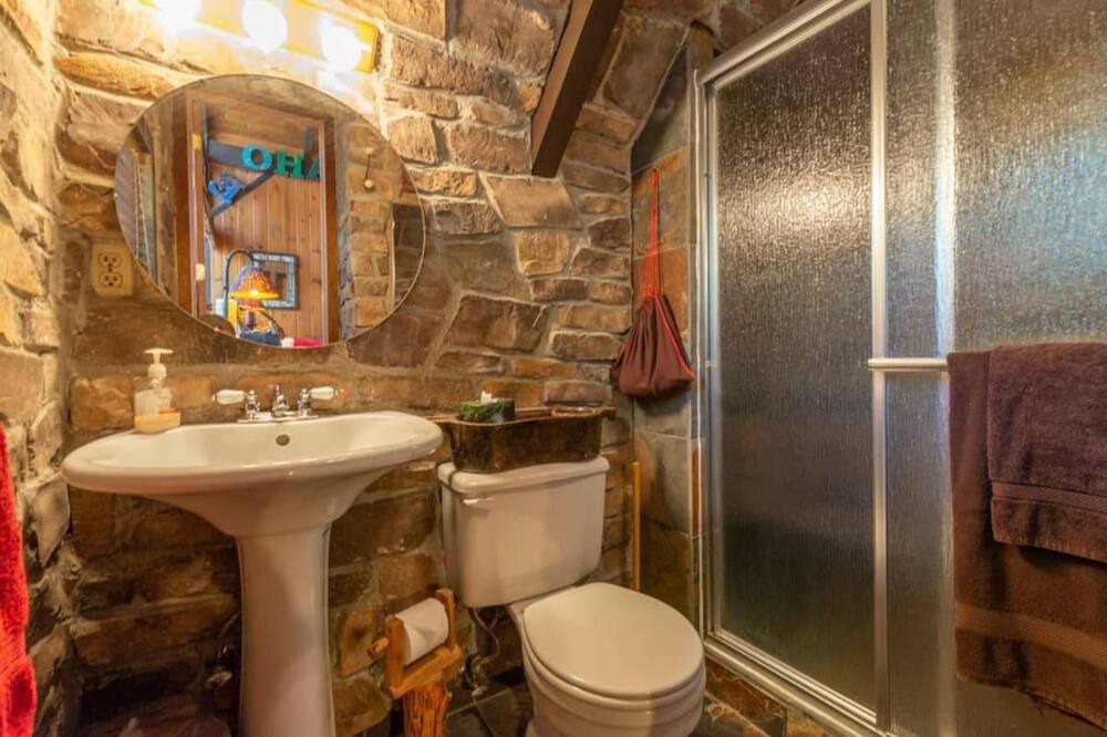 Photo of Bathroom in Chamberlands