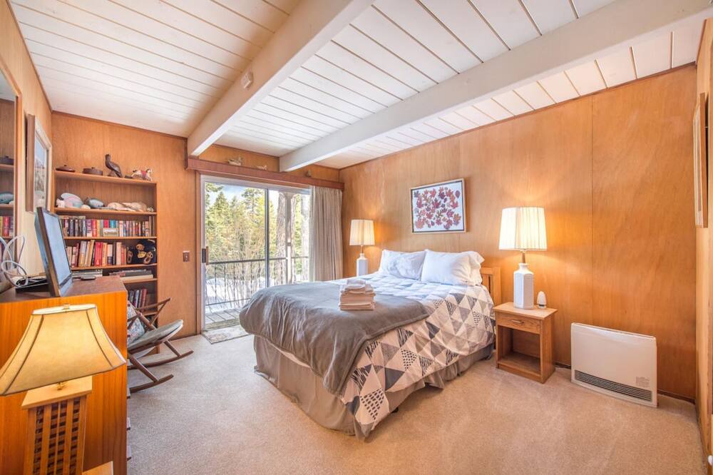 Photo of Bedroom in Tahoma